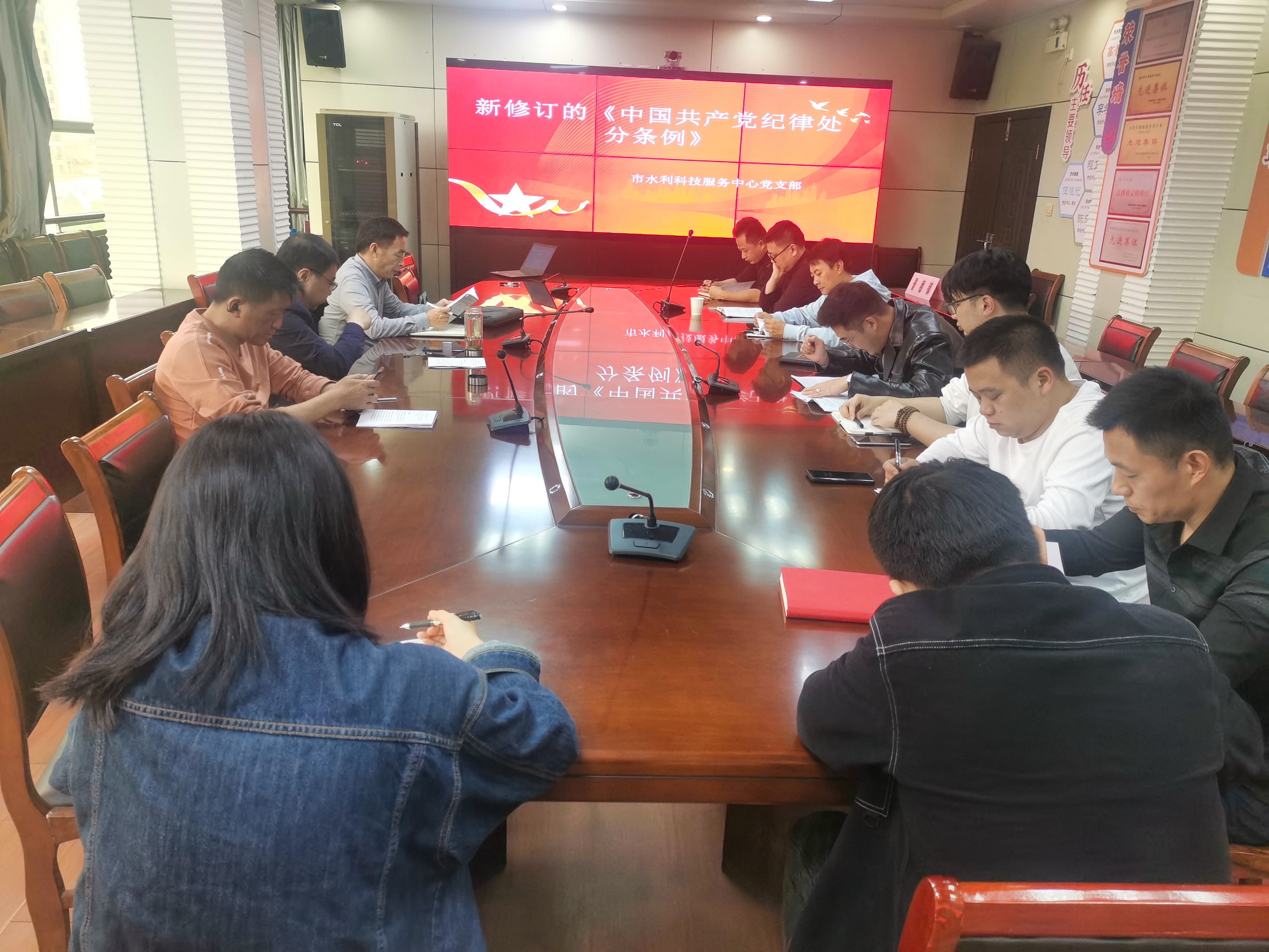 407984199eb0563354398b074a39eed.jpg 407984199eb0563354398b074a39eed.jpg